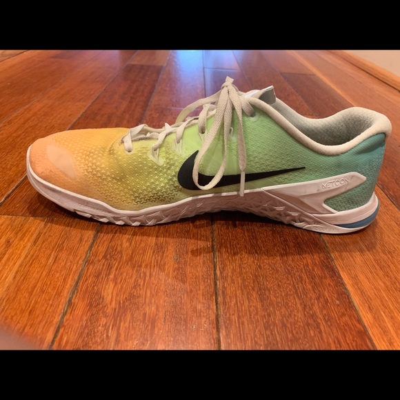 nike metcon 4 lagoon pulse